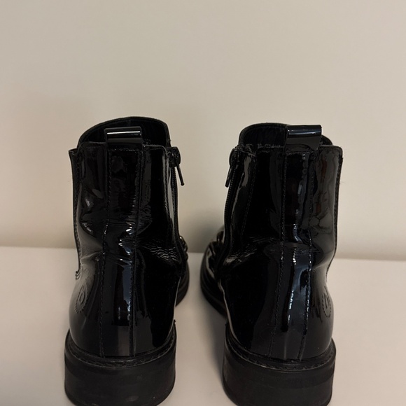 Bugatti Ankle Boots with Chain - Picture 3 of 5